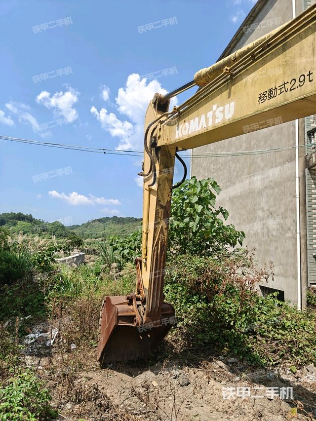 小臂整體左后(工作和回轉(zhuǎn)裝置) 小臂整體左后(工作和回轉(zhuǎn)裝置)