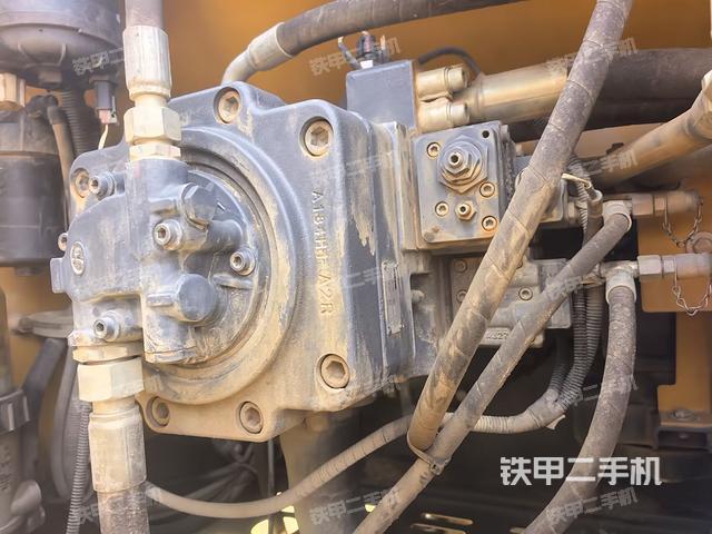 液壓泵斜45?左(大件艙室) 液壓泵斜45?左(大件艙室)
