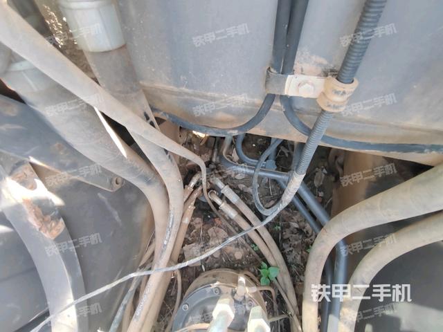 中央回转接头特写(上车部件) 中央回转接头特写(上车部件)
