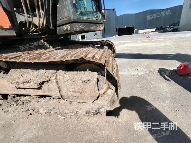 右驱动轮(行走机构) 右驱动轮(行走机构)