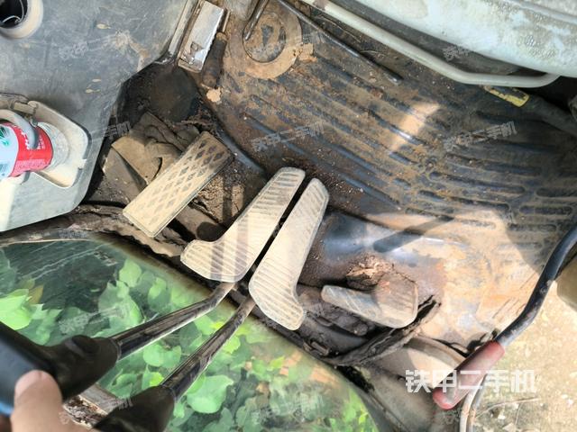 駕駛室正側(cè)(駕駛室部分) 駕駛室正側(cè)(駕駛室部分)