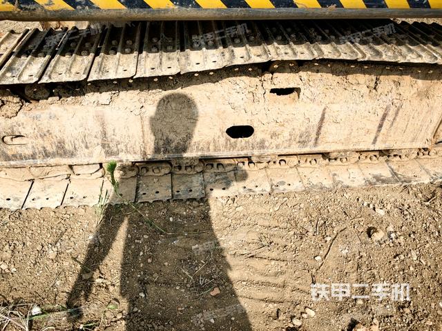 左側(cè)履帶整體?(行走機(jī)構(gòu)) 左側(cè)履帶整體?(行走機(jī)構(gòu))