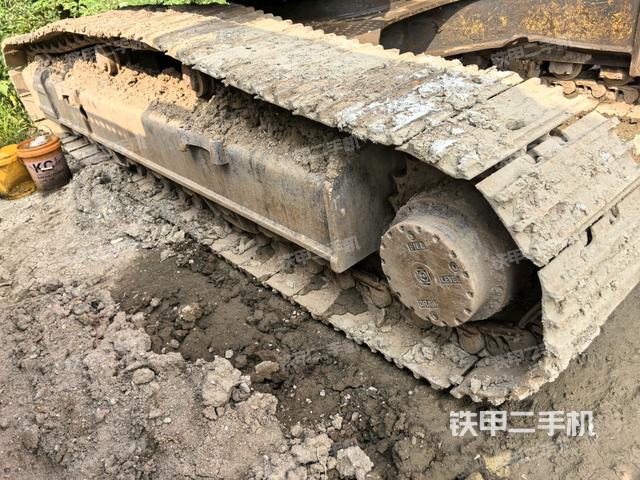 右侧履带整体(行走机构) 右侧履带整体(行走机构)