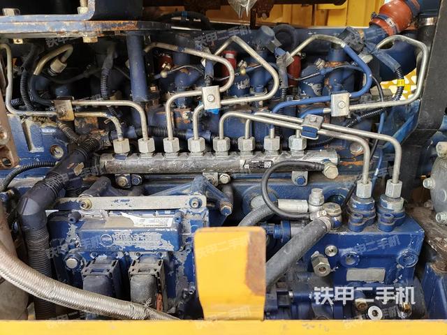 发动机左侧（整机外观及大件）