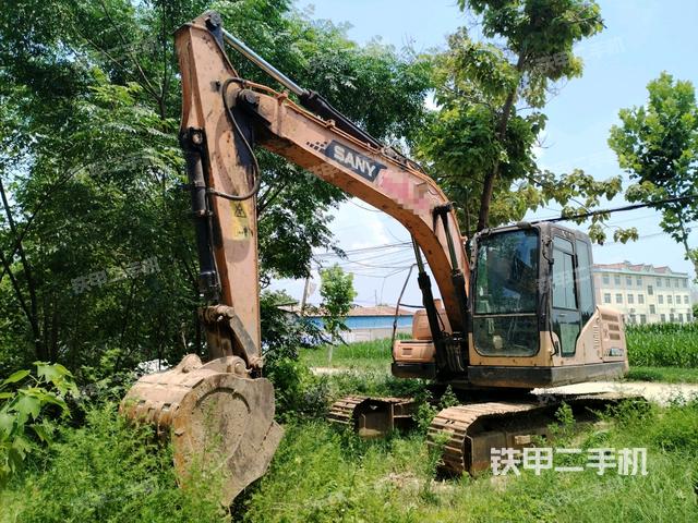 三一重工SY135C挖掘機