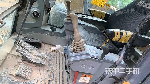 驾驶室整体(整机外观) 驾驶室整体(整机外观)