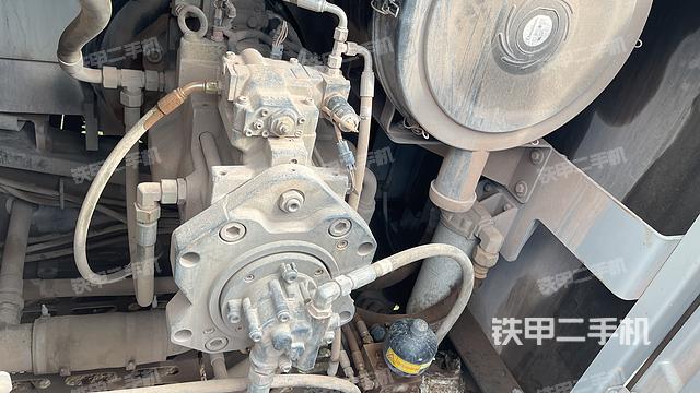 液壓泵艙室正面整體(整機(jī)外觀) 液壓泵艙室正面整體(整機(jī)外觀)