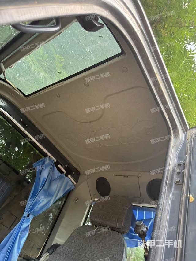 駕駛室頂部(整機外觀) 駕駛室頂部(整機外觀)