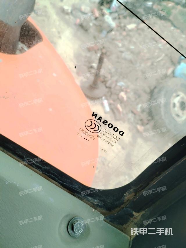 后窗玻璃角標(biāo)(駕駛室部分) 后窗玻璃角標(biāo)(駕駛室部分)