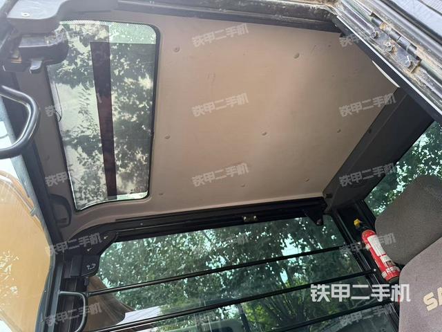 駕駛室頂部（整機(jī)外觀）