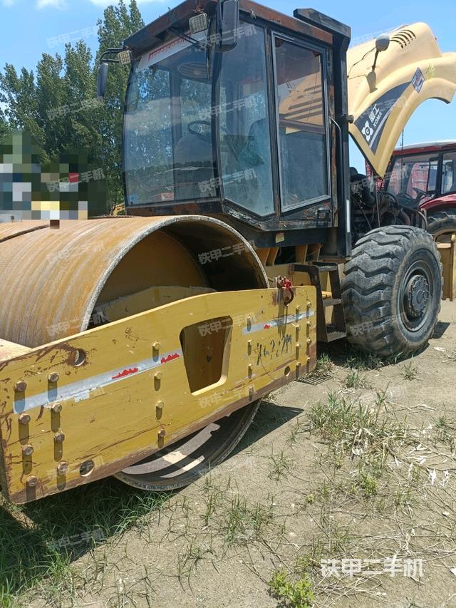 廈工XG6204M壓路機(jī)