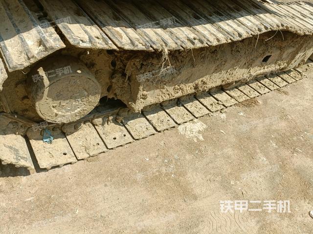 右侧履带整体 (行走机构) 右侧履带整体 (行走机构)