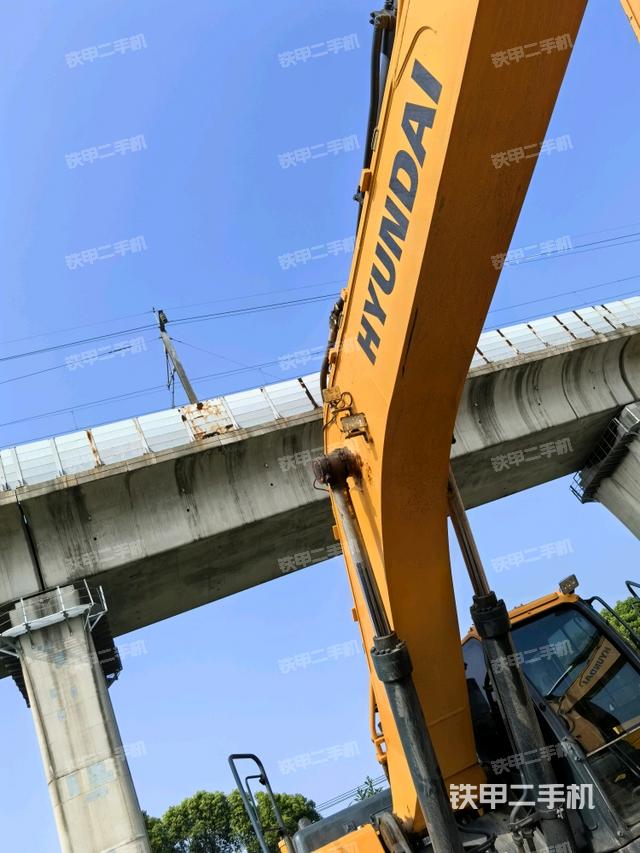 大臂整体 右侧(工作和回转装置) 大臂整体 右侧(工作和回转装置)