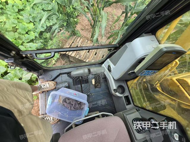 驾驶室整体(整机外观) 驾驶室整体(整机外观)