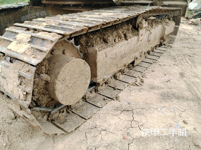 右側(cè)履帶整體?(行走機(jī)構(gòu)) 右側(cè)履帶整體?(行走機(jī)構(gòu))