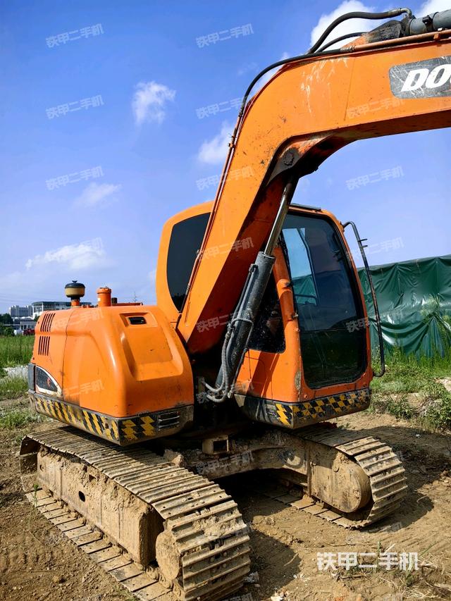 右前45(整機(jī)外觀) 右前45(整機(jī)外觀)