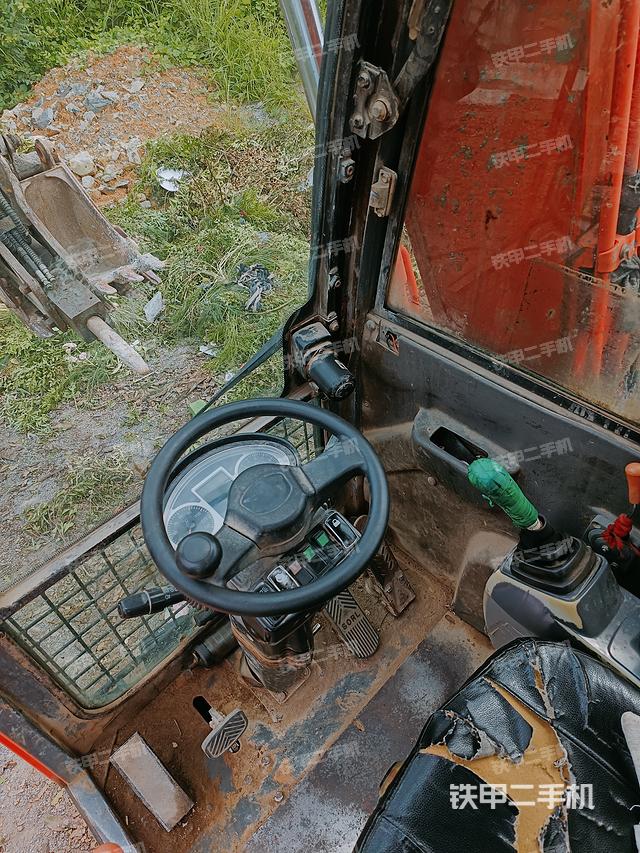 驾驶室整体（整机外观）