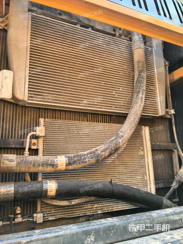 散热器正面(大件舱室) 散热器正面(大件舱室)