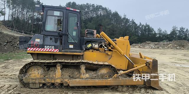 整机右侧（设备外观及核心部件）