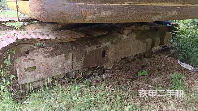 单侧履带整体(整机外观) 单侧履带整体(整机外观)