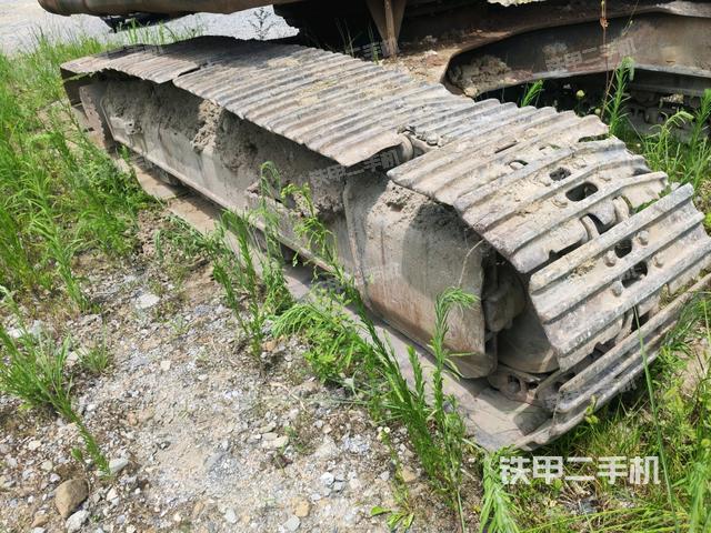 右侧履带整体(行走机构) 右侧履带整体(行走机构)