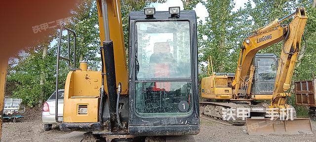 駕駛室整體（整機(jī)外觀）