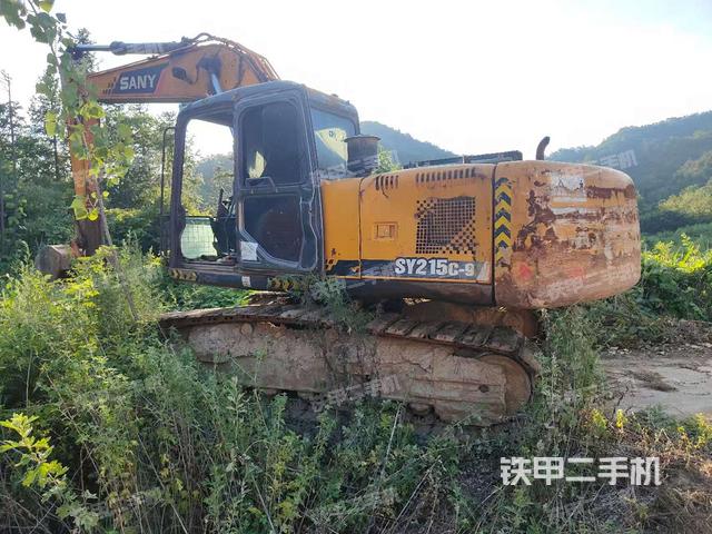 三一重工SY215C挖掘機(jī)