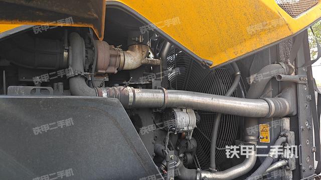 發(fā)動(dòng)機(jī)左側(cè)（整機(jī)外觀及大件）