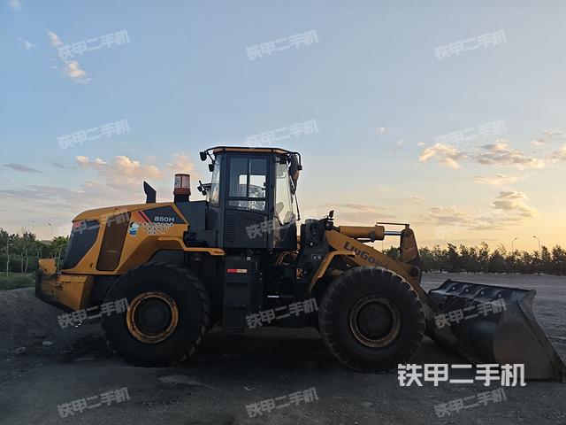 工作裝置整體（整機(jī)外觀及大件）