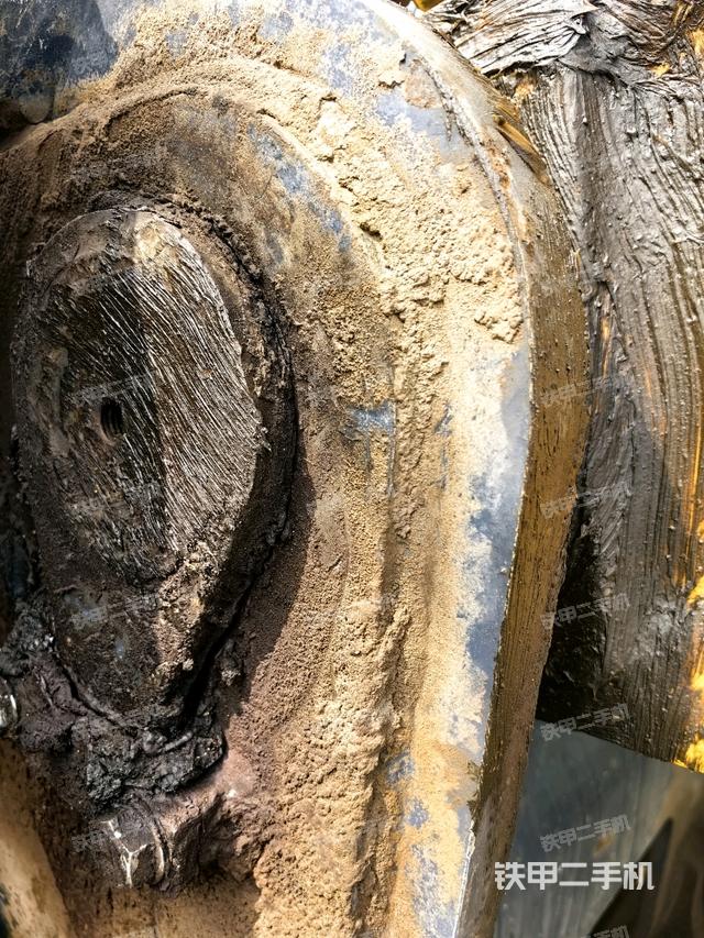 大臂根部 斜视(工作和回转装置) 大臂根部 斜视(工作和回转装置)