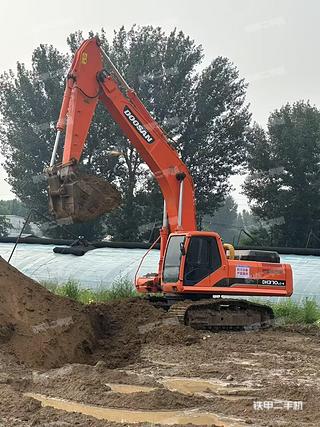 斗山DH370LC-9挖掘机实拍图片