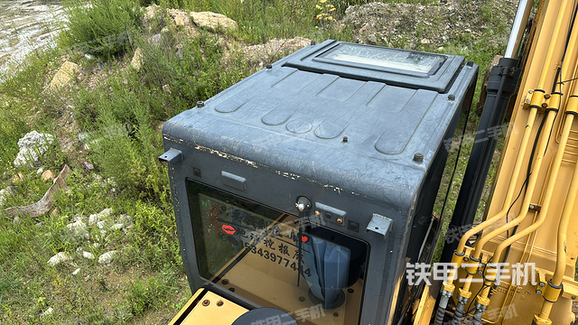 驾驶室顶部（整机外观）