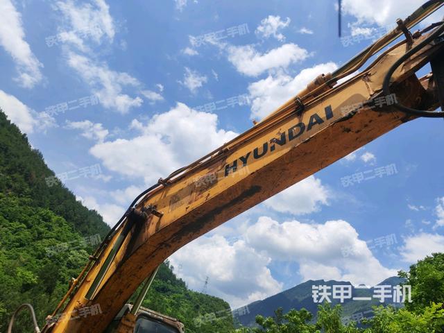 大臂整体 右侧(工作和回转装置) 大臂整体 右侧(工作和回转装置)