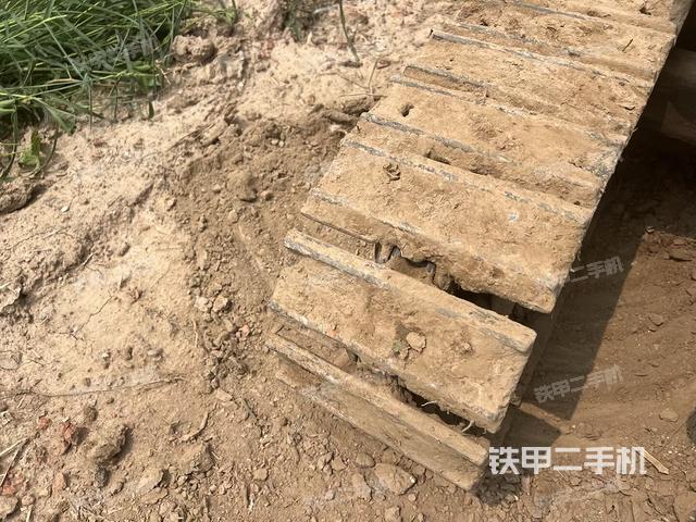 单侧履带整体（整机外观）