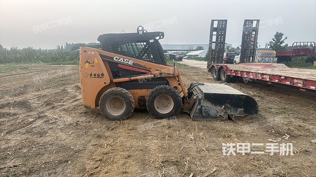 整機(jī)右側(cè)(設(shè)備外觀及核心部件) 整機(jī)右側(cè)(設(shè)備外觀及核心部件)