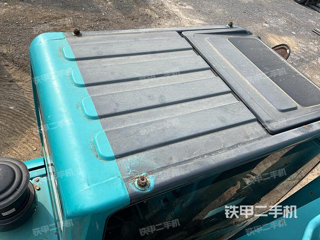 驾驶室顶部（整机外观）