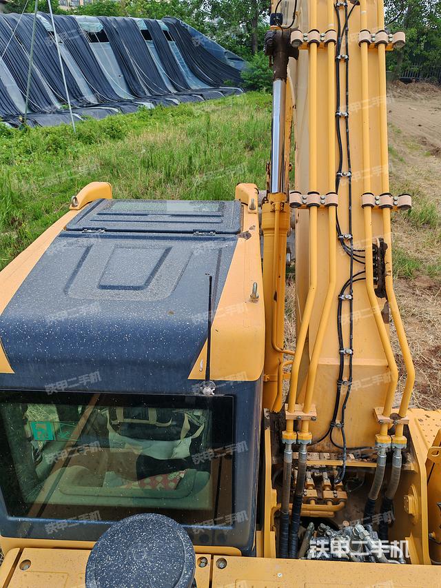 驾驶室顶部（整机外观）