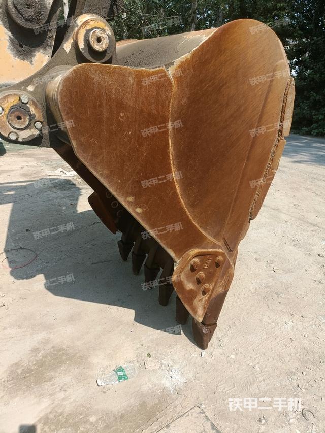 鏟斗右后整體(工作和回轉裝置) 鏟斗右后整體(工作和回轉裝置)