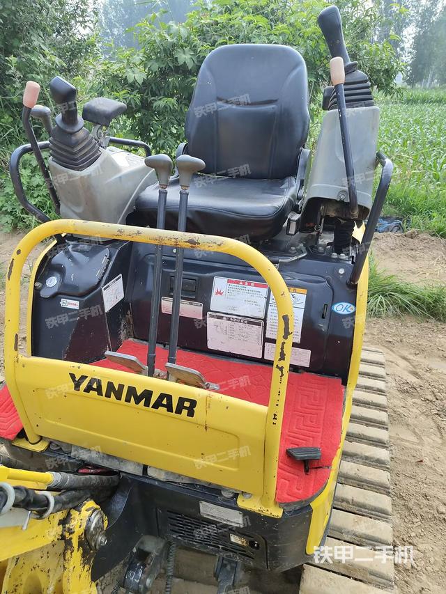 駕駛室整體（整機外觀）