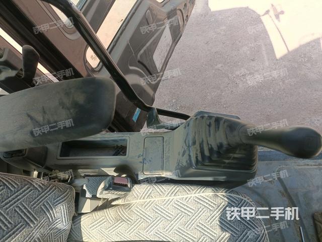 座椅左側控制臺/音響/含左手柄(駕駛室部分) 座椅左側控制臺/音響/含左手柄(駕駛室部分)
