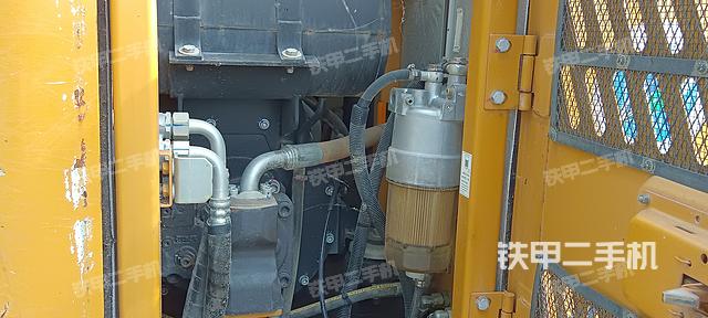 液壓泵艙室正面整體（整機(jī)外觀）