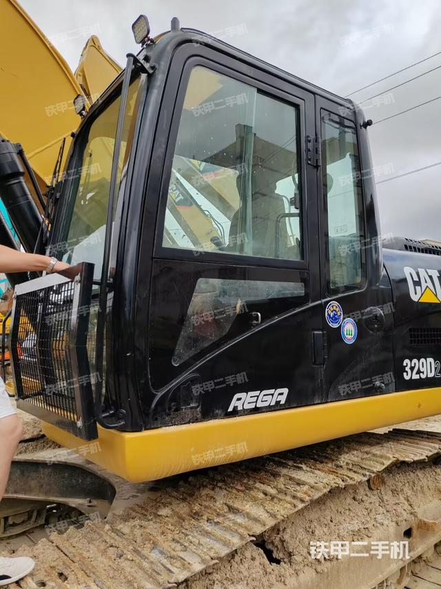 駕駛室整體（整機外觀）