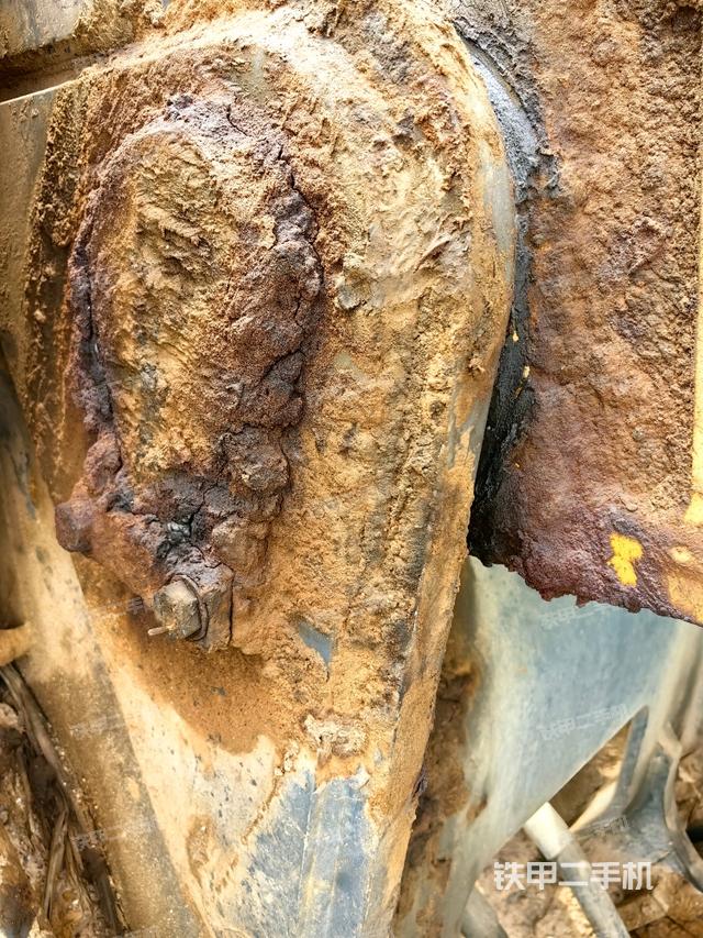 大臂根部 斜视(工作和回转装置) 大臂根部 斜视(工作和回转装置)
