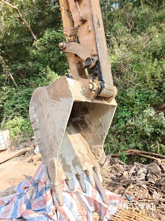 大臂整體?右側(工作和回轉裝置) 大臂整體?右側(工作和回轉裝置)