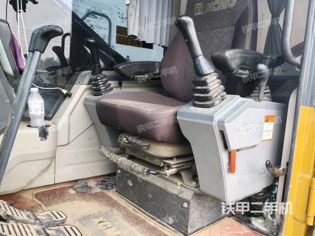 驾驶室整体(整机外观) 驾驶室整体(整机外观)