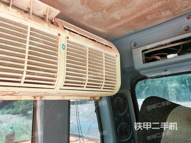 驾驶室左后45度(驾驶室部分) 驾驶室左后45度(驾驶室部分)