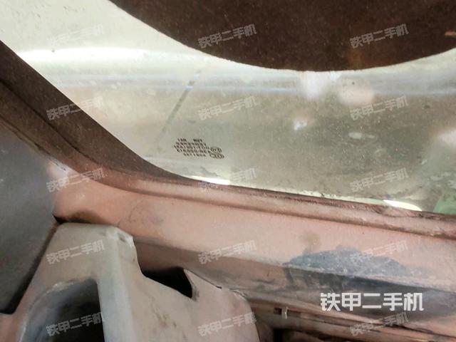 右侧玻璃角标(驾驶室部分) 右侧玻璃角标(驾驶室部分)