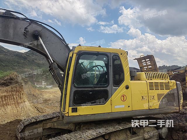 沃爾沃EC210B挖掘機(jī)