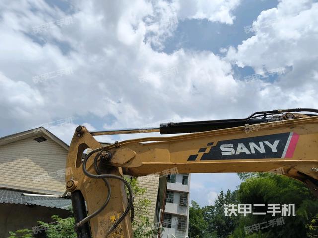 小臂整体右前(工作和回转装置) 小臂整体右前(工作和回转装置)