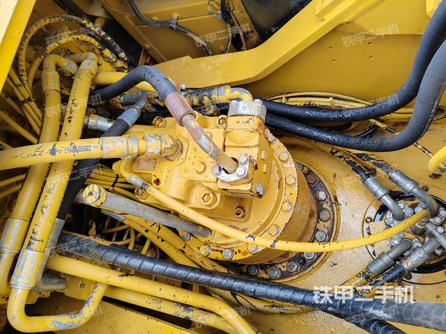 回轉(zhuǎn)馬達和主控閥（整機外觀）